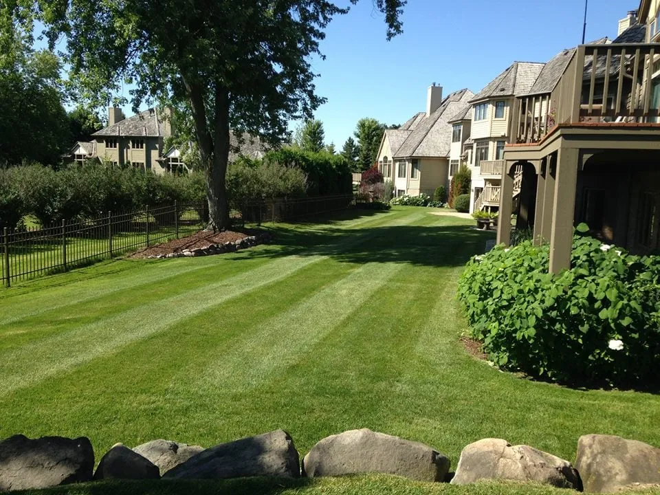 Custom lawn care service in Franklin, WI - X-Per-T's