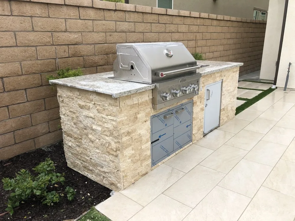 Affordable lawn mowing service in Irvine, CA by X Y Sunshine International