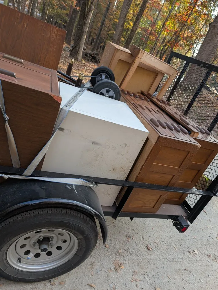 Reliable yard cleanup service for year-round maintenance in Macon, GA by Xazier Junk Removal Get It Gone