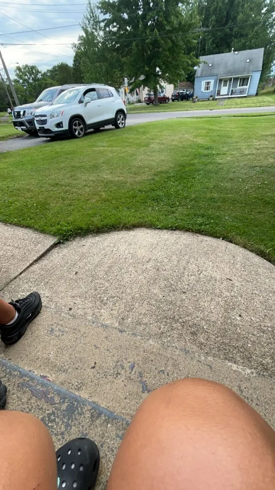 Affordable lawn mowing service in Warren, OH by XcutzLawn