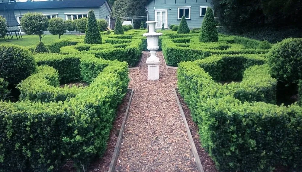 Trusted outdoor landscaping in Woodland HIlls, CA by Xenoscapers