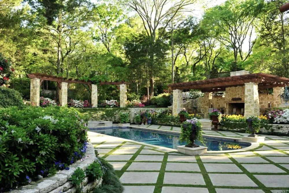 Top-rated landscaping services in Woodland HIlls, CA - Xenoscapers