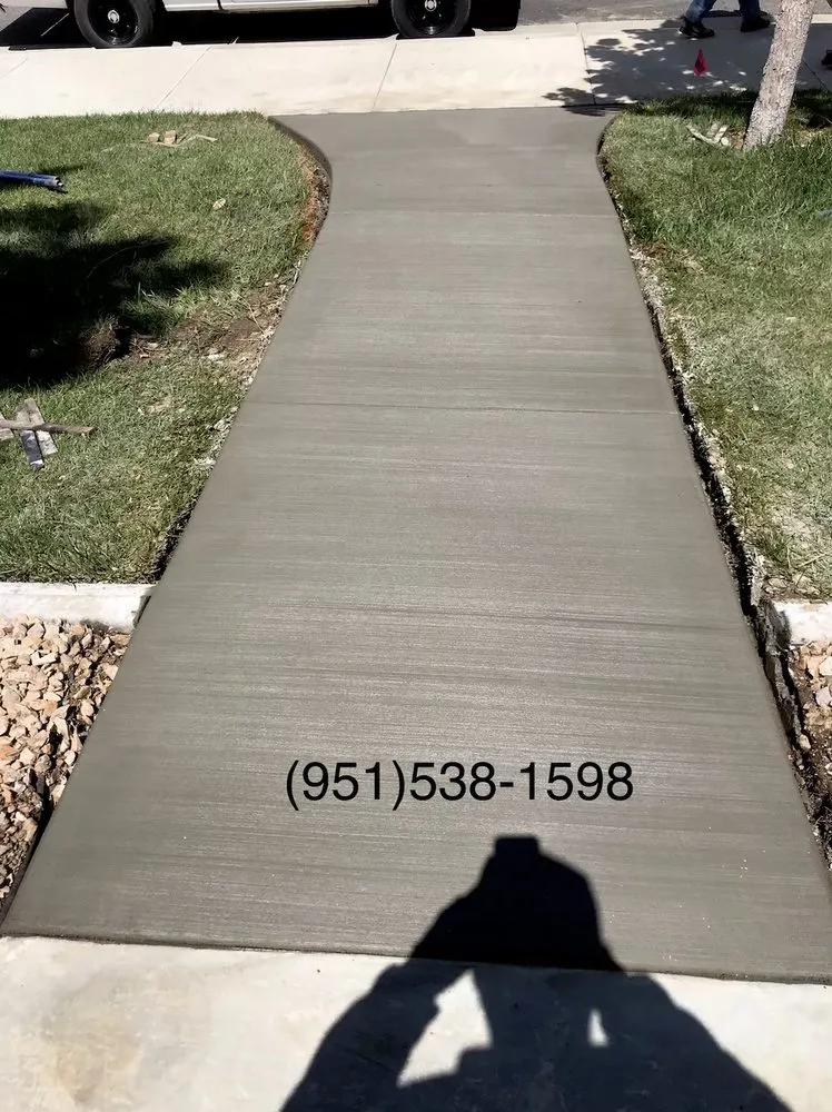 Custom lawn care service with custom design in Perris, CA by Xpert Landscape