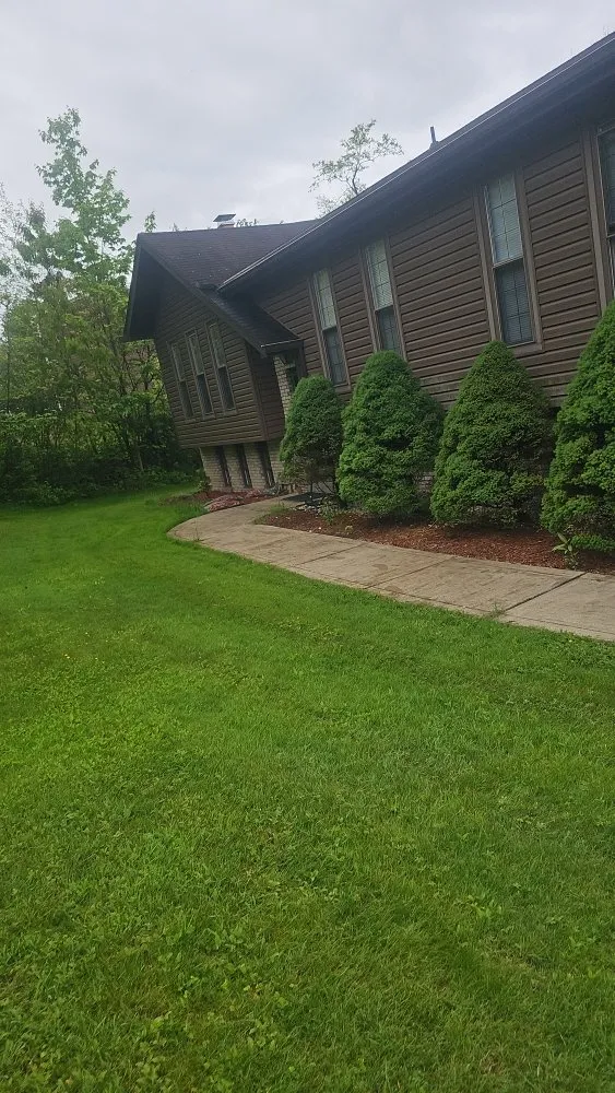 Trusted residential landscaping experts serving Brackenridge, PA - Xplaz