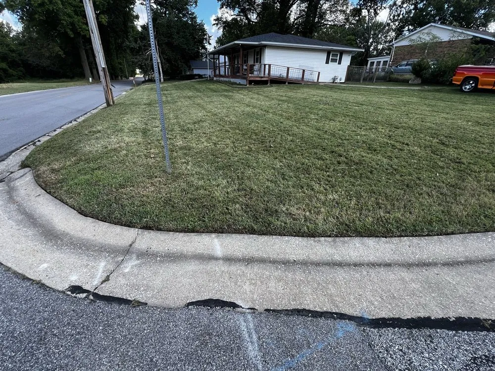 Custom garden landscaping in Caseyville, IL - Xpress Lawn Solutions