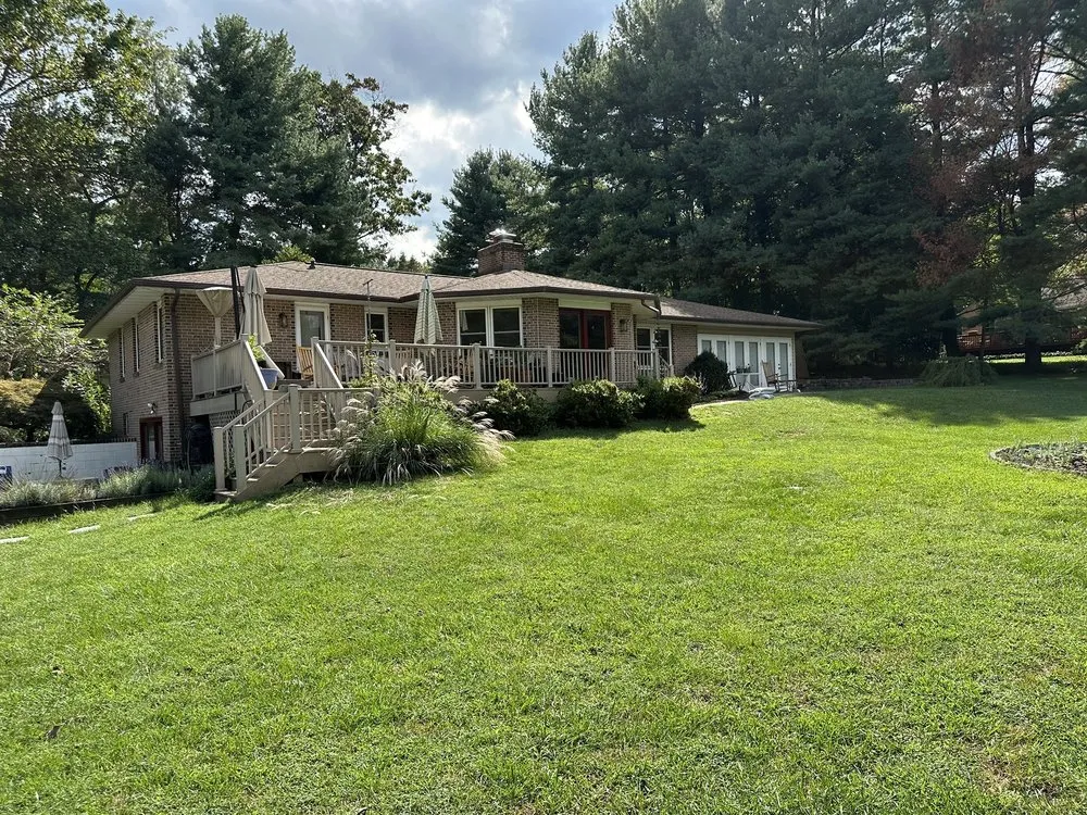 Top-rated yard cleanup service in Middle River, MD by Xscape 2 Nature