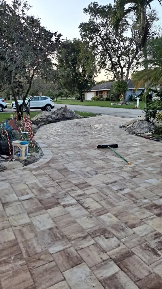 Custom yard cleanup service experts serving Deerfield Beach, FL - Xtra paver solutions