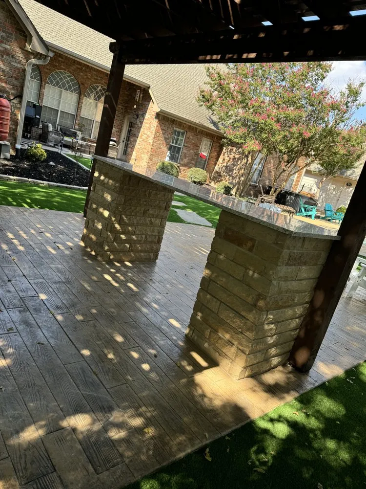 Expert yard maintenance for year-round maintenance in McKinney, TX by Xtreme Landscape & Construction