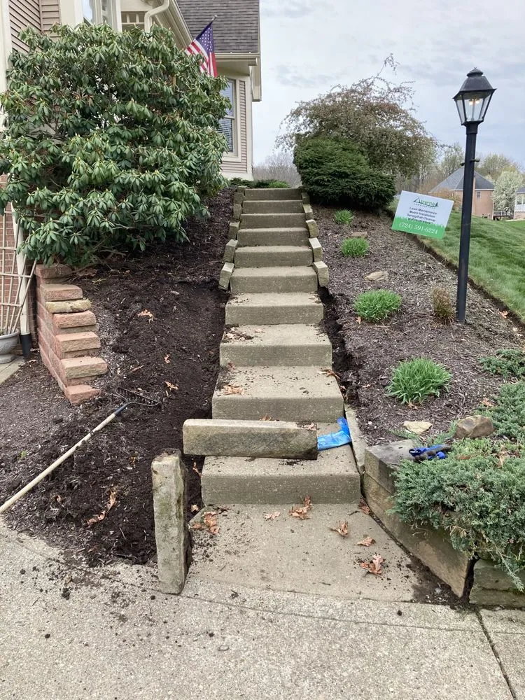 Professional yard cleanup service experts serving Zelienople, PA - Xtreme Lawn Services