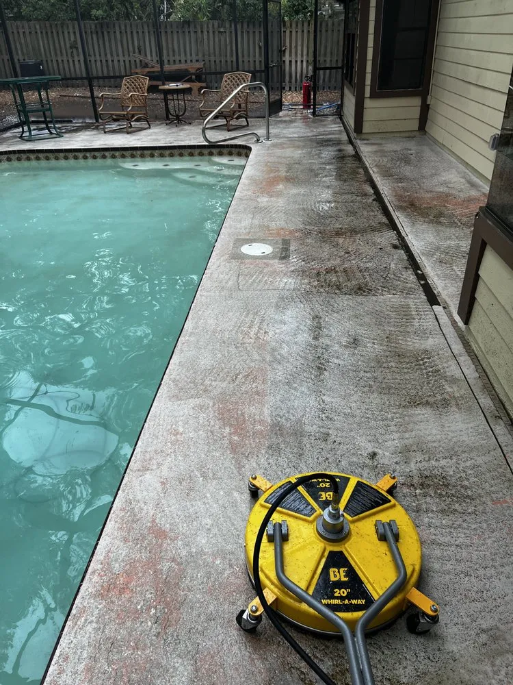 Professional yard maintenance in Tampa Bay, FL - Xtrim Property Maintenance