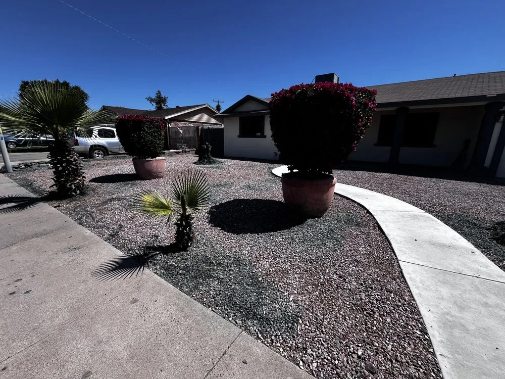 Reliable yard maintenance with custom design in Goodyear, AZ by Ya benitez landscaping