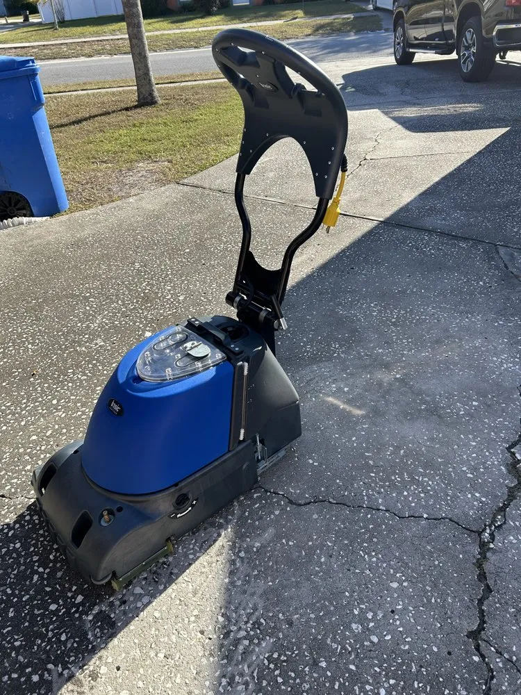 Expert lawn mowing service experts serving Seffner, FL - Ya Mon Service Management Company