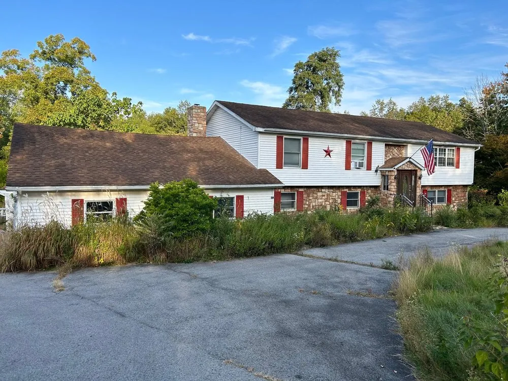 Custom yard maintenance with custom design across Seffner, FL - Ya Mon Service Management Company