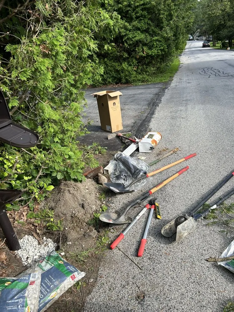 Trusted yard maintenance for homes in Seffner, FL by Ya Mon Service Management Company