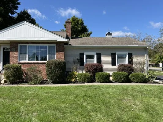 Ya Mon Service Management Company Logo