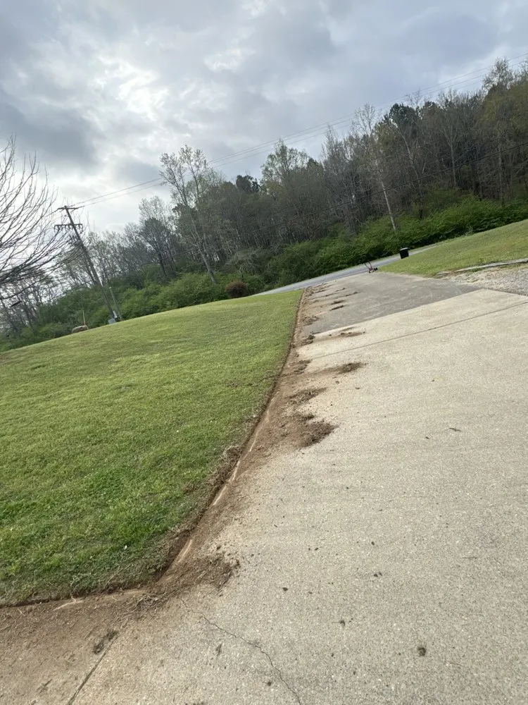 Top-rated lawn mowing service experts serving Adger, AL - Yacks
