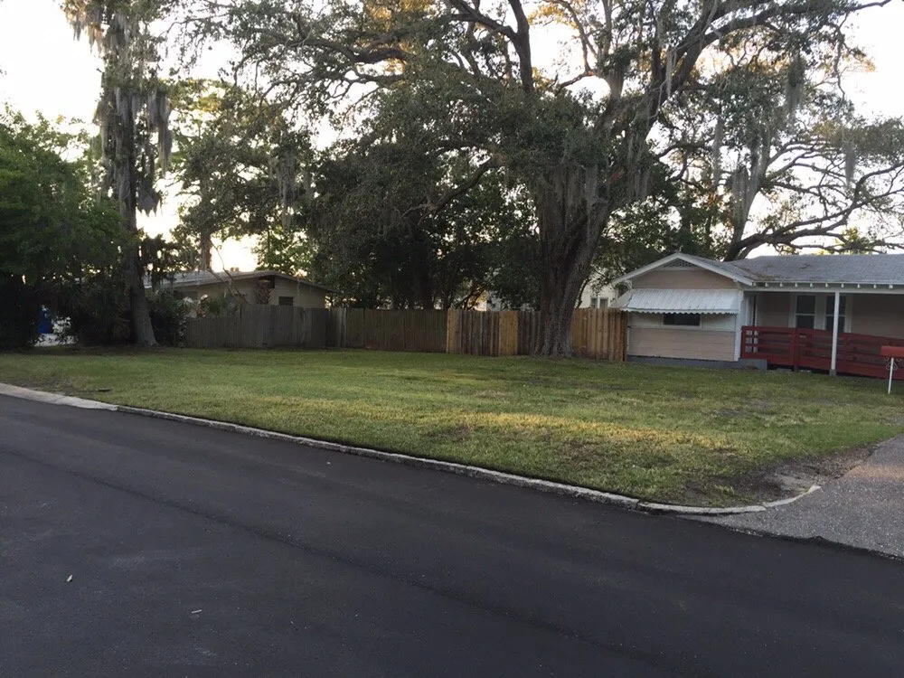 Top-rated yard cleanup service in Saint Petersburg, FL - Yahweh Lawn Care & Landscaping