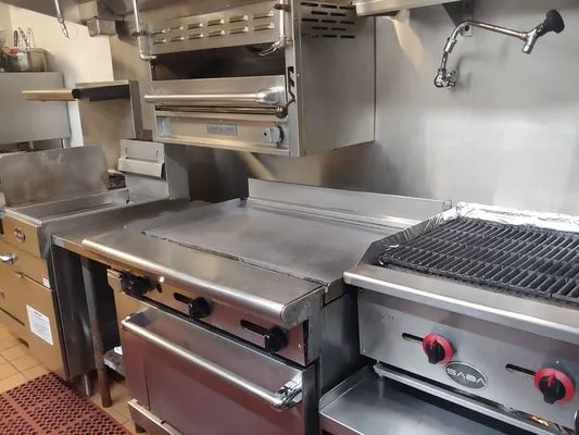 Yanes Landscaping & Hauling Services Logo