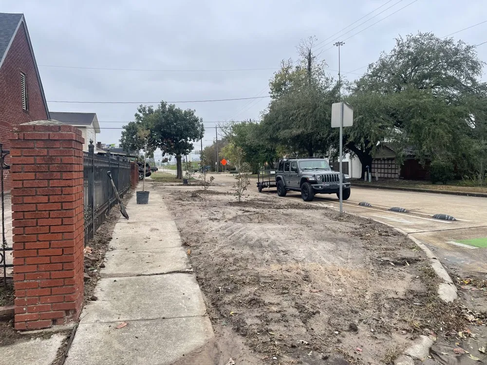 Trusted yard maintenance for beautiful yards in The Woodlands, TX by Yard & Garden Works