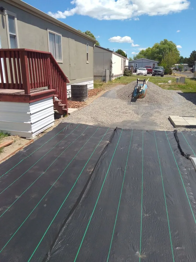 Custom lawn mowing service in West Richland, WA - Yard Artist