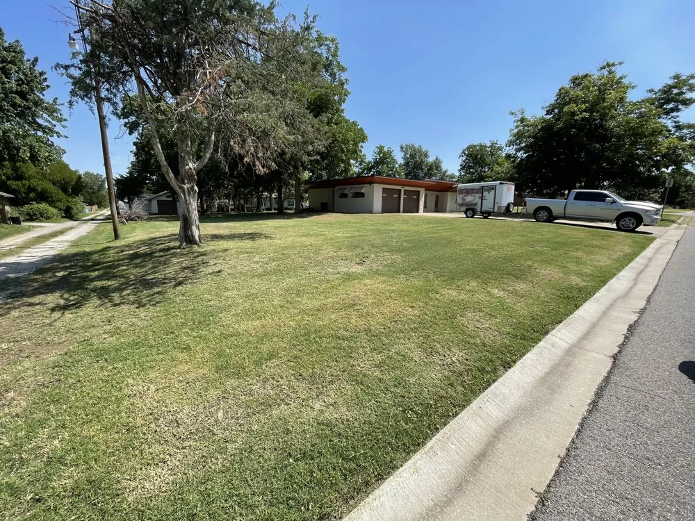 Affordable garden landscaping in Ponca City, OK - Yard Barber