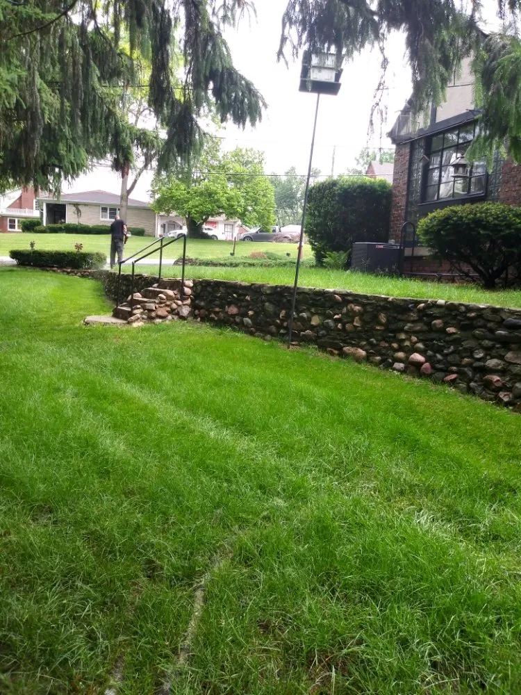 Affordable garden landscaping experts serving Indianapolis, IN - Yard Boy