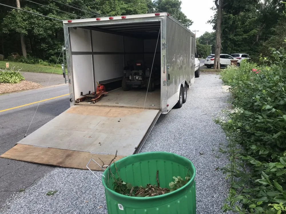 Affordable lawn care service experts serving Waterbury, CT - Yard Boys Seasonal Service