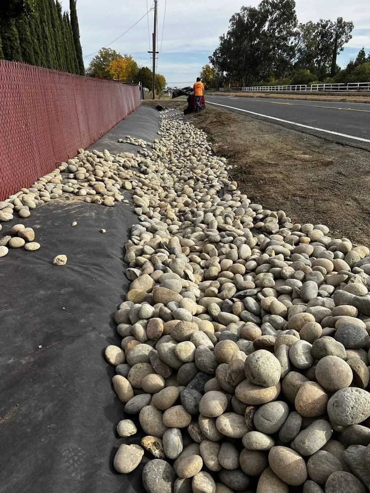 Professional residential landscaping in Dixon, CA - Yard Bros