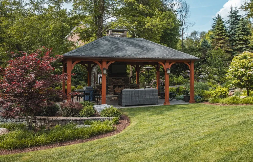 Professional garden landscaping in Gibsonia, PA by Yard Chefs