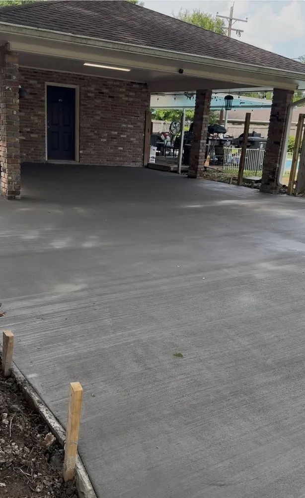 Trusted lawn care service in Baton Rouge, LA - Yard Dawgs Lawn Service