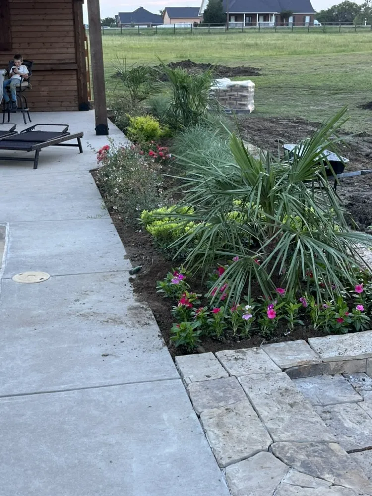 Custom garden landscaping experts serving Whitesboro, TX - Yard Dogs