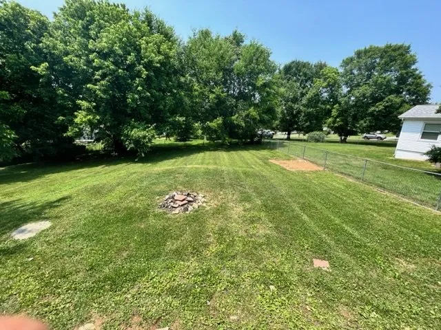 Top-rated yard cleanup service for year-round maintenance in Knoxville, TN by Yard Hustle Landscaping & Lawn Care