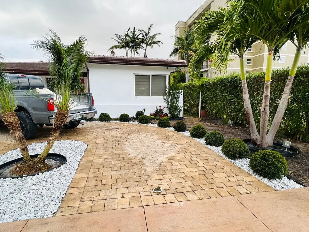 Local yard cleanup service in Miami Gardens, FL - Yard Kings 305