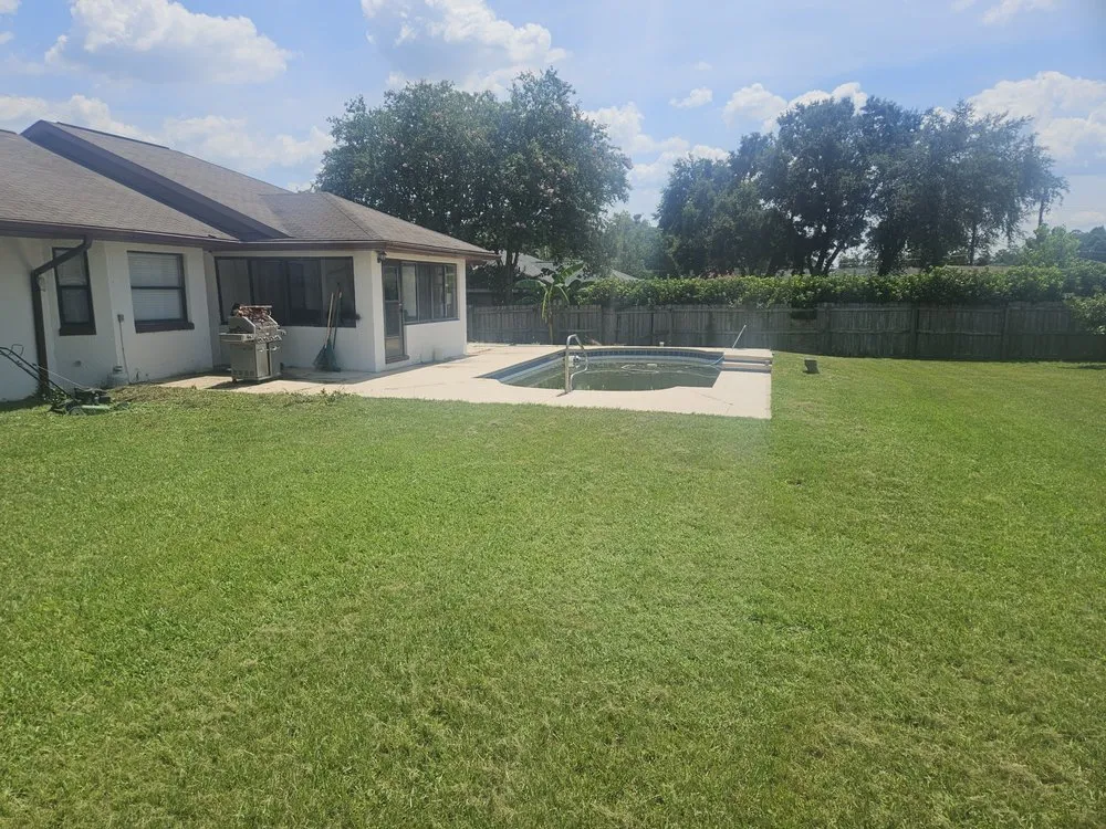 Top-rated yard cleanup service for residential properties in Belleview, FL by Yard Lizard