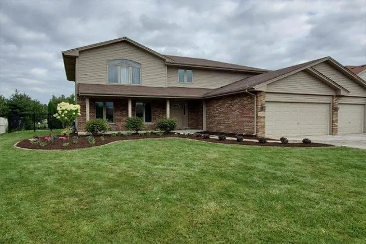 Trusted yard maintenance for residential properties across New Lenox, IL - Yard Pro Landscapes