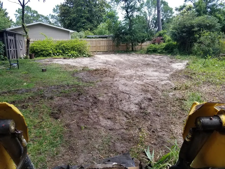 Professional yard cleanup service for homes in Leland, NC by Yard Runners