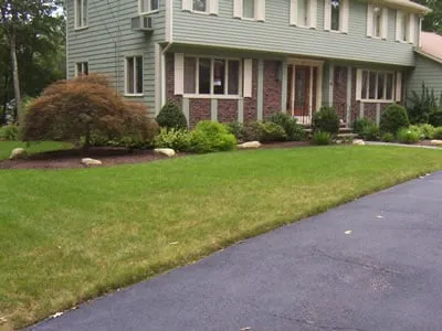 Top-rated lawn care service experts serving East Greenwich, RI - Yard Service Landscape Experts