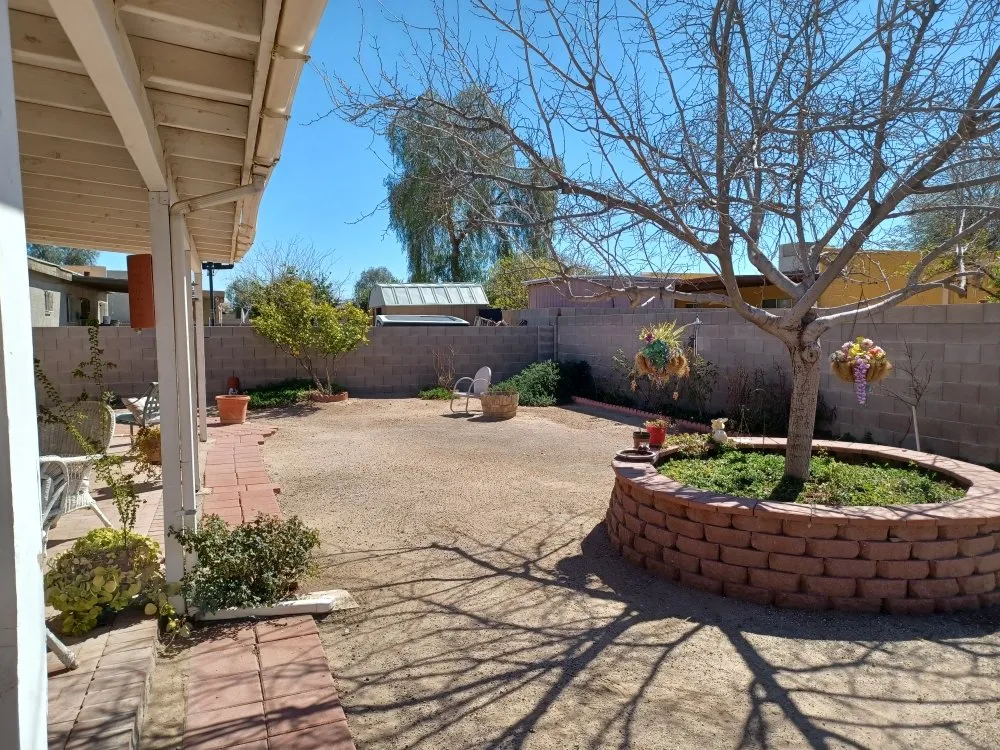 Custom garden landscaping in Tucson, AZ by Yard Service