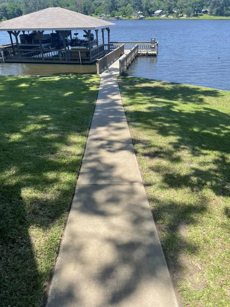 Reliable yard maintenance in Pickton, TX by Yard Shark