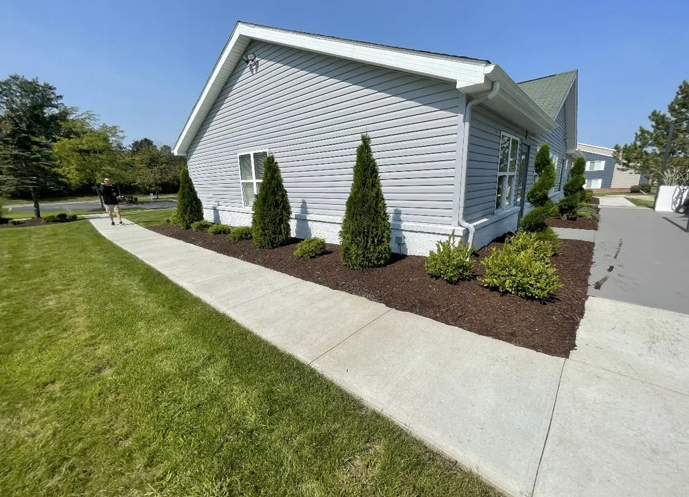 Local yard cleanup service in Flint, MI - Yard Solutions & Outdoor services