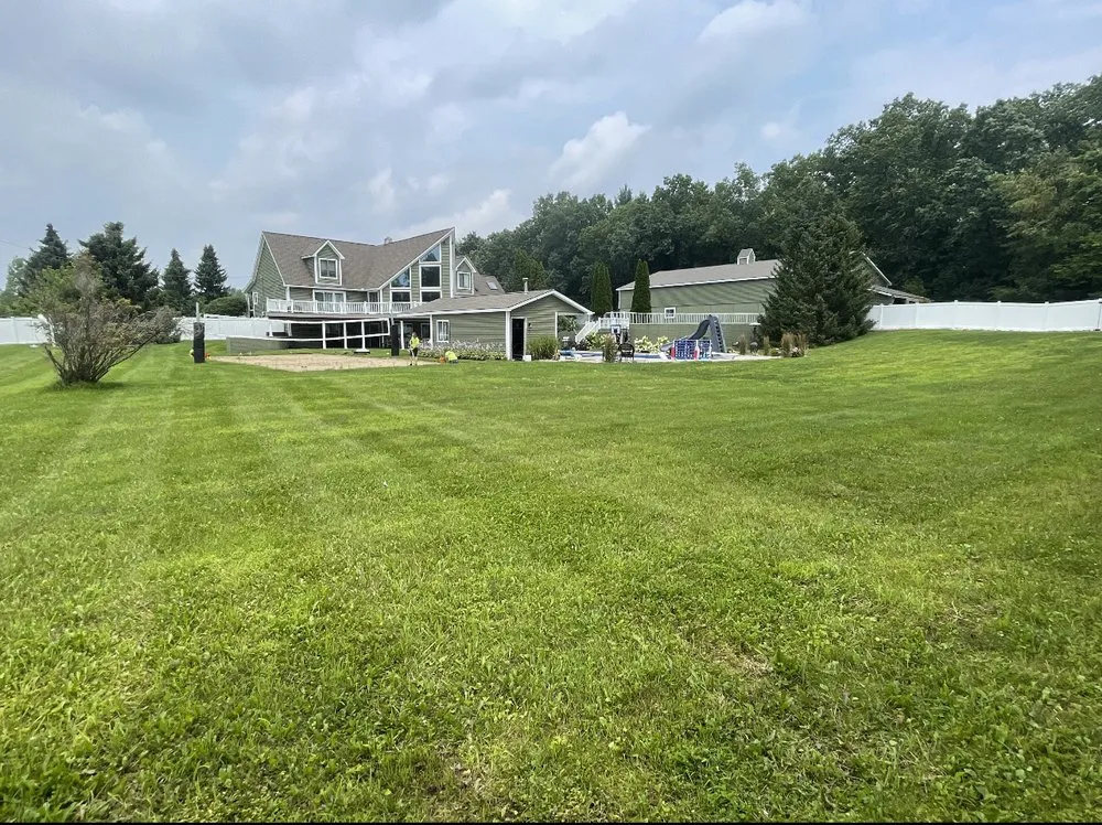 Professional garden landscaping in Flint, MI by Yard Solutions & Outdoor services