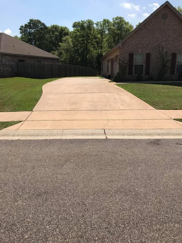 Professional residential landscaping experts serving Mobile, AL - Yard Tamers Mobile