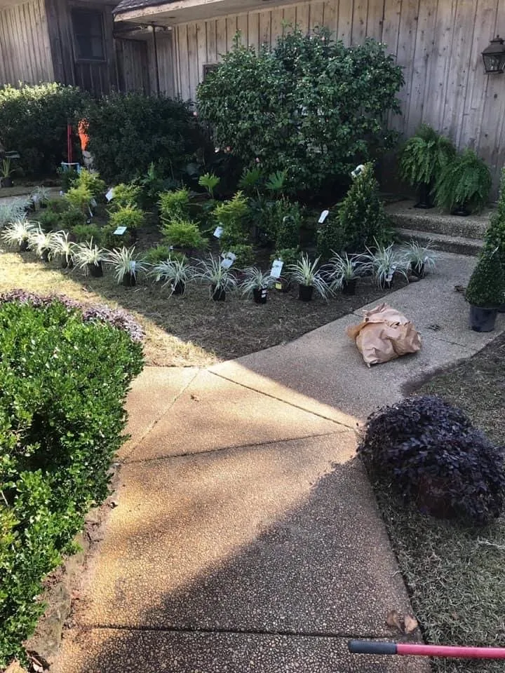Local garden landscaping for homes in Mobile, AL by Yard Tamers Mobile