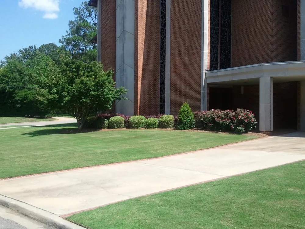 Custom garden landscaping in Wetumpka, AL - Yard Therapy