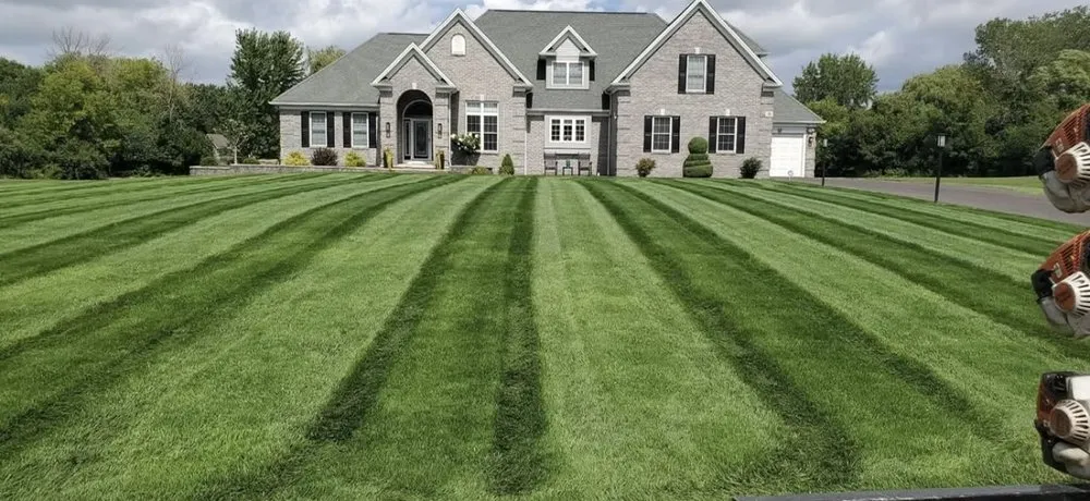 Custom garden landscaping in Monroe, OH - Yard Wizard Landscaping