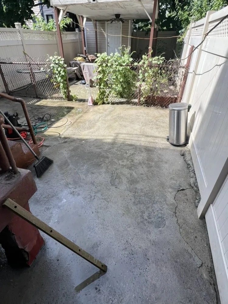 Custom yard maintenance in Jersey City, NJ - Yard Work & Cleanings