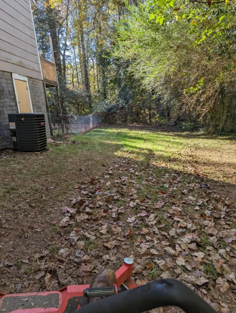 Reliable yard maintenance in Fayetteville, GA by Yard Works