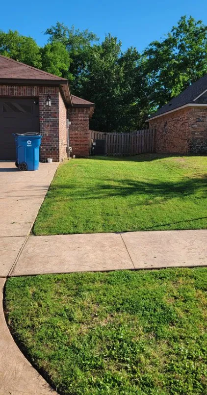 Professional yard maintenance in Tyler, TX by Yard Worx