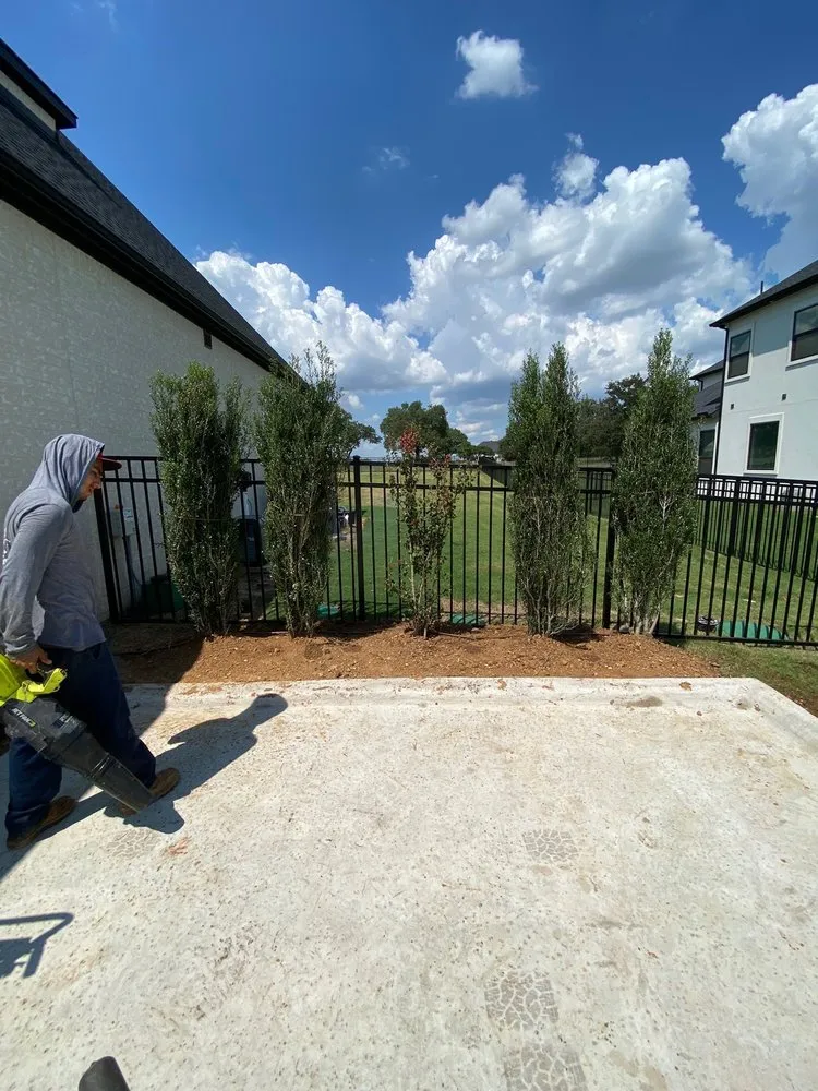 Expert yard maintenance in Lewisville, TX by YardaBella