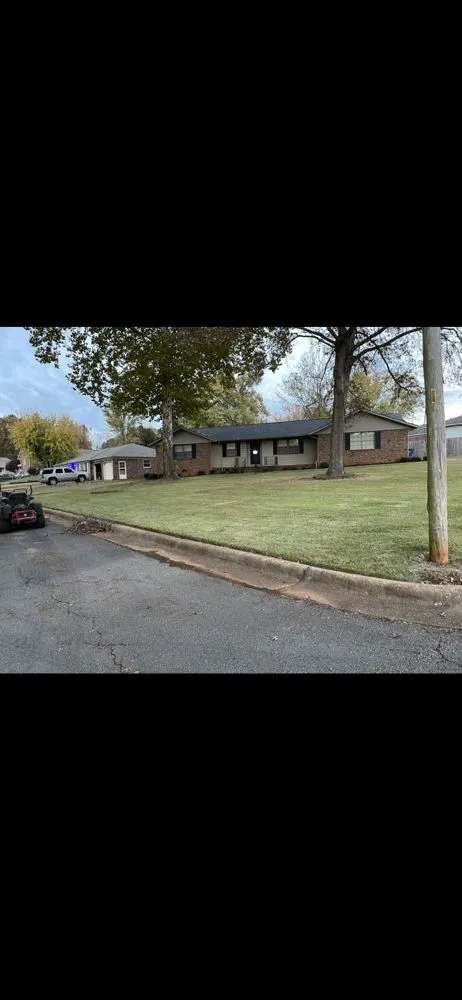 Affordable yard cleanup service for beautiful yards across Tishomingo, MS - YardBarber Lawncare & Landscape